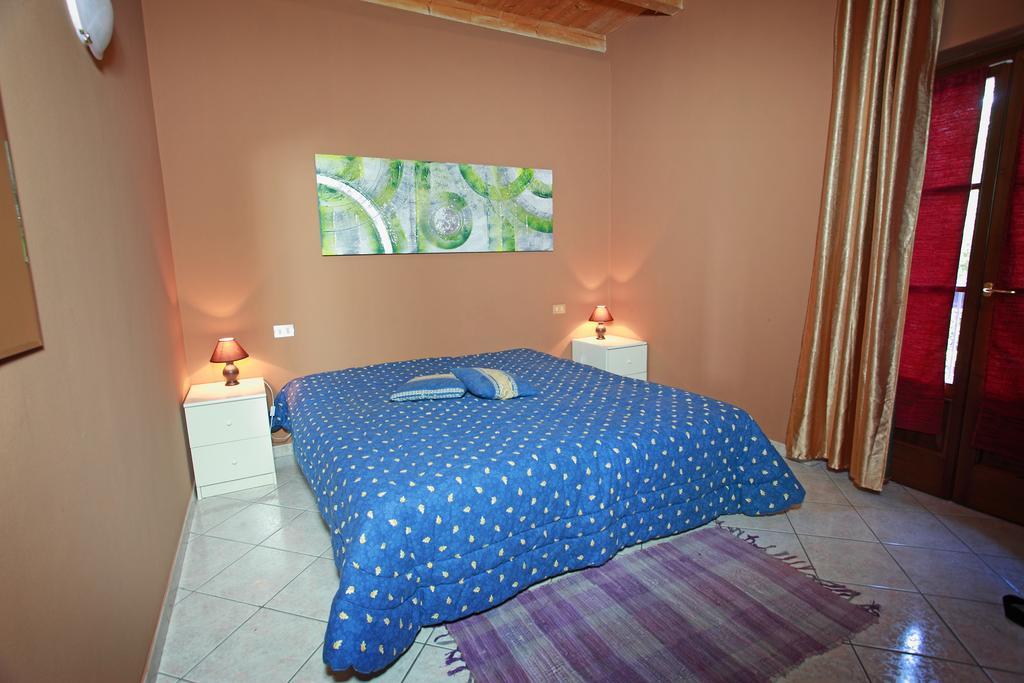 Agriturismo Licensi Del Bresa Villa Монцамбано Стая снимка